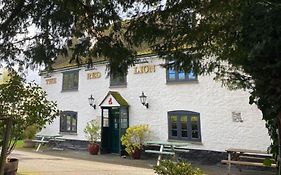The Red Lion - Shepherd Huts